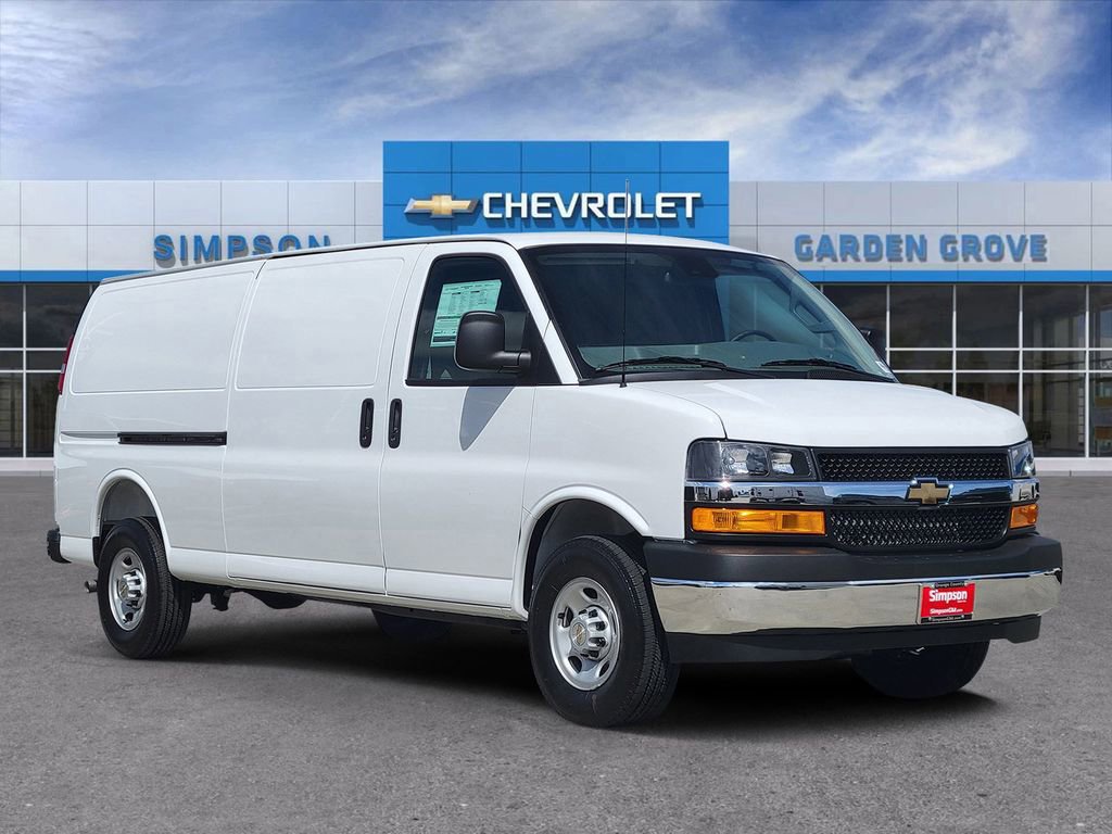 New 2026 Chevrolet Express 3500 Extended RWD image 1