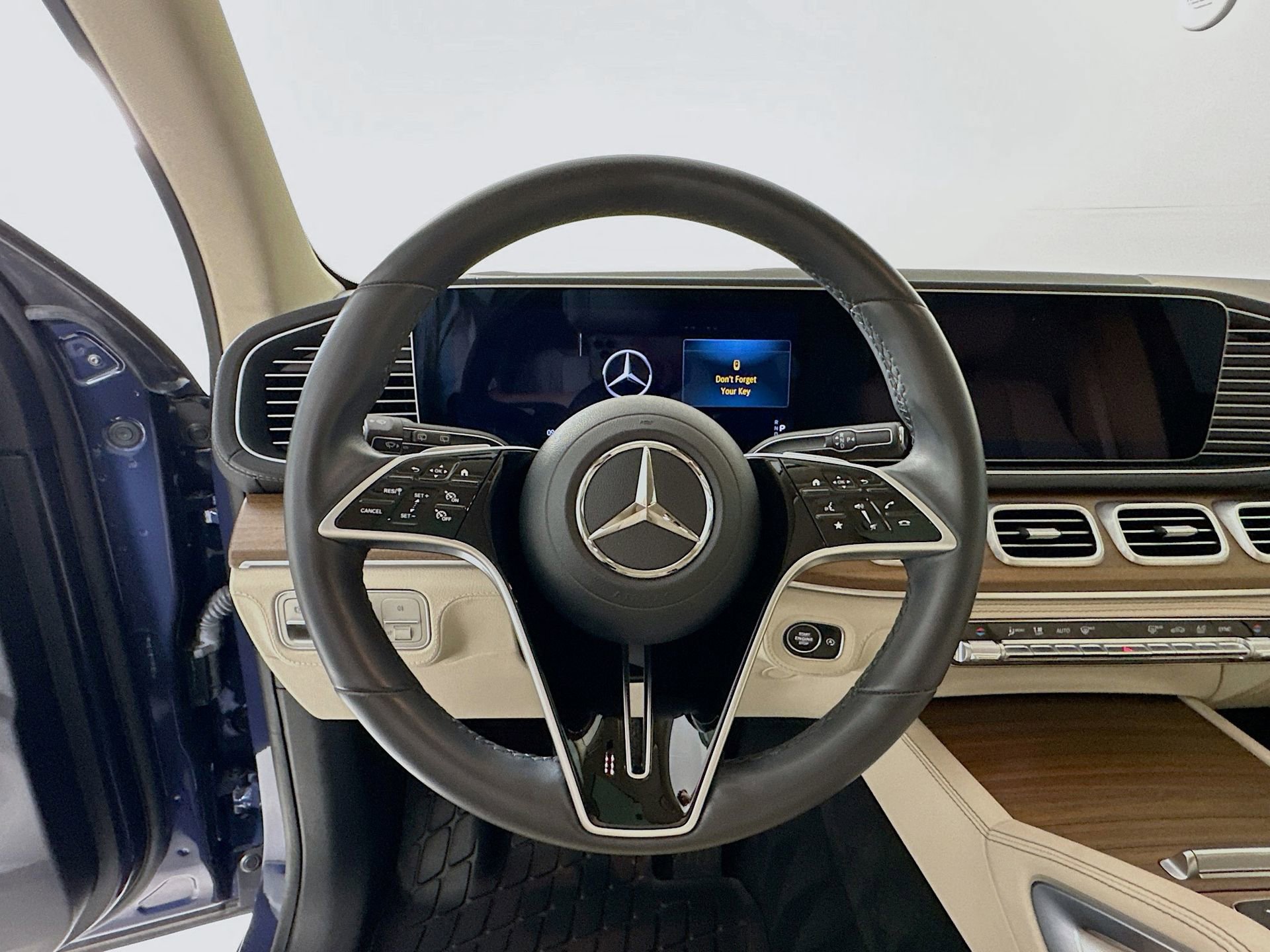 Certified 2024 Mercedes-Benz GLE 450 4MATIC image 12
