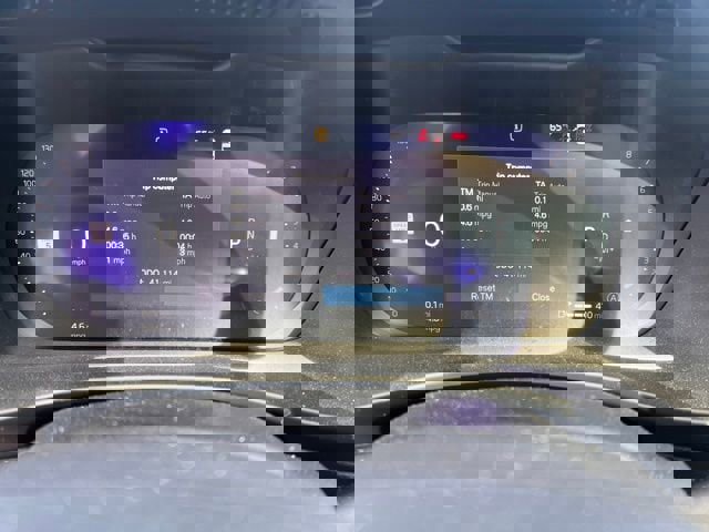 Used 2024 Volvo XC40 B5 Core image 6