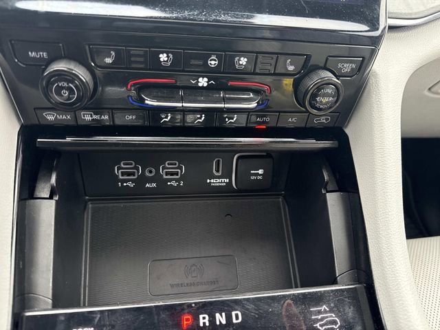Used 2023 Jeep Grand Cherokee Overland w/ Luxury Tech Group IV AWD/4WD image 29