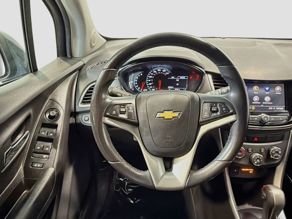 Used 2022 Chevrolet Trax LT w/ Driver Confidence Package AWD/4WD image 25