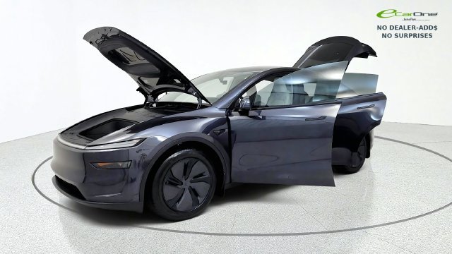 Used 2026 Tesla Model Y AWD image 13