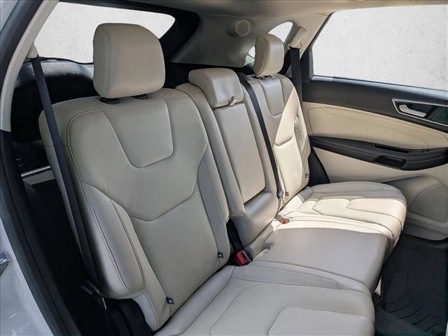 Used 2019 Ford Edge Titanium w/ Equipment Group 301A FWD image 18