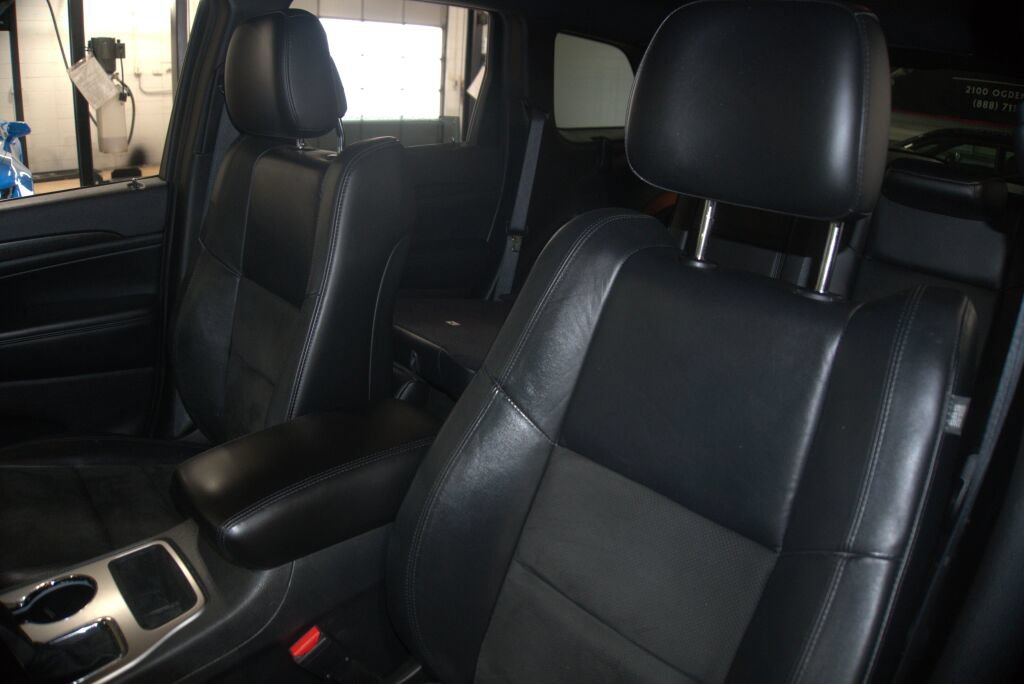 Used 2018 Jeep Grand Cherokee Altitude AWD/4WD image 32