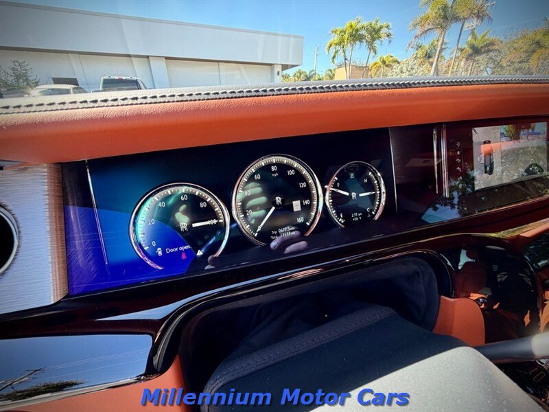 Used 2018 Rolls-Royce Phantom Sedan RWD image 34