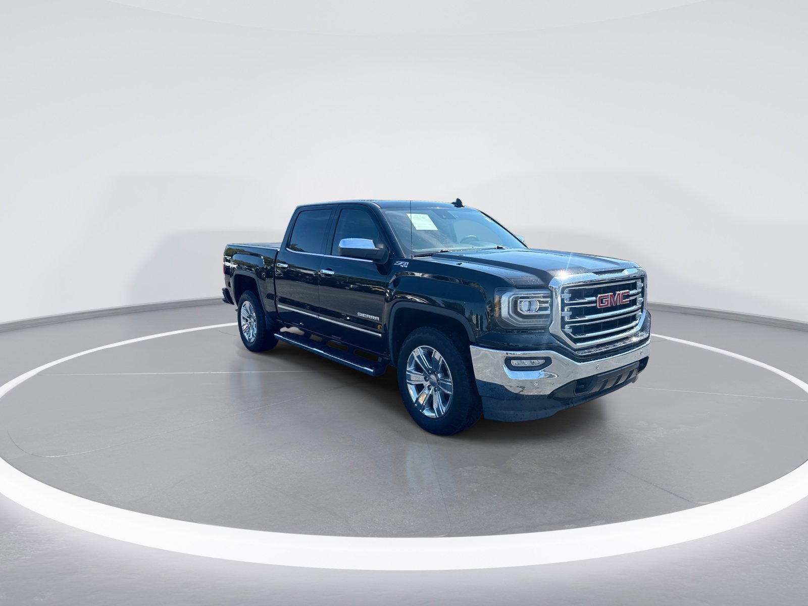 Used 2018 GMC Sierra 1500 SLT AWD/4WD image 2