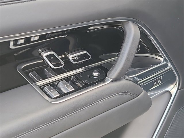 Used 2023 Land Rover Range Rover SE image 24