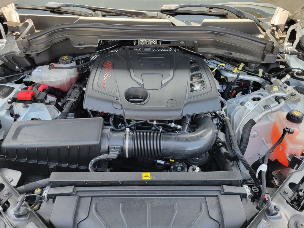 Used 2024 Alfa Romeo Stelvio Sprint image 25