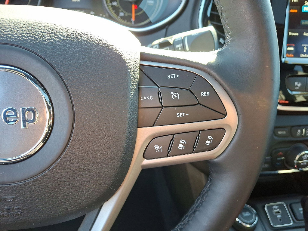 Certified 2019 Jeep Cherokee High Altitude image 18