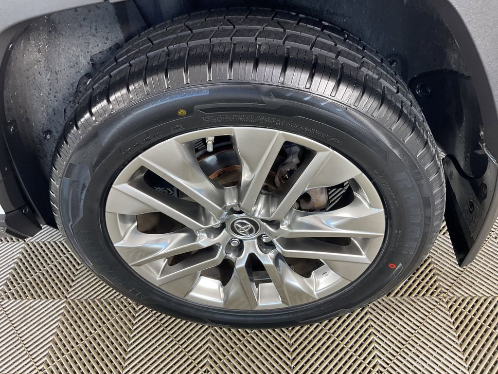 Used 2019 Toyota RAV4 XLE Premium w/ Cold Weather Package AWD/4WD image 6