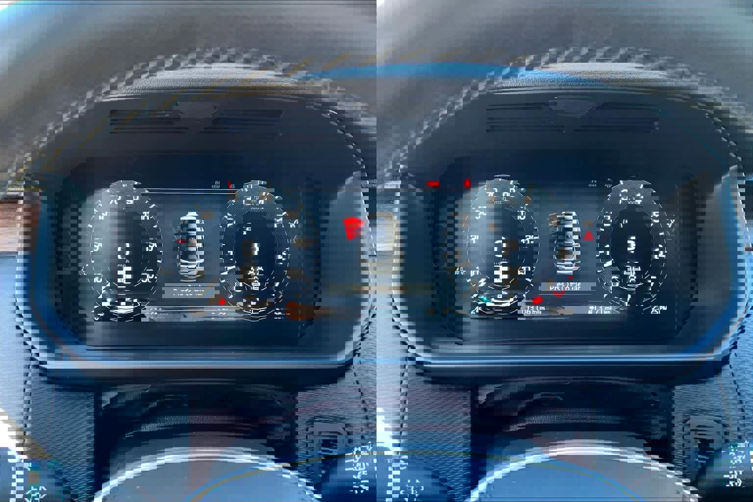 Used 2025 Land Rover Discovery Dynamic SE image 24