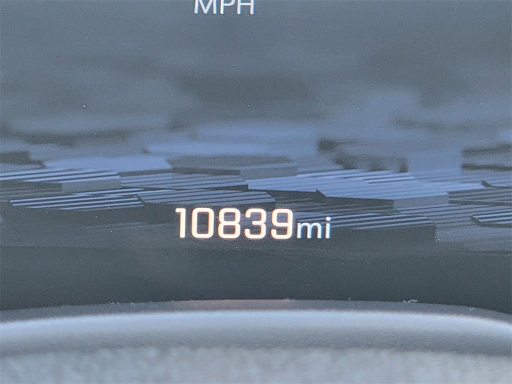 Used 2025 Chevrolet Suburban LT w/ Comfort Package image 39