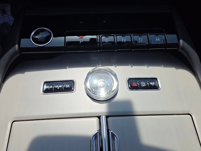 New 2027 Lincoln Navigator Reserve AWD/4WD image 19