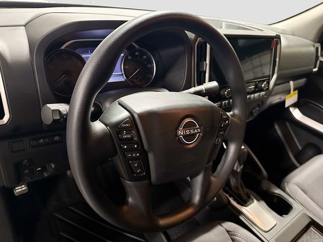 Used 2025 Nissan Frontier SV image 9