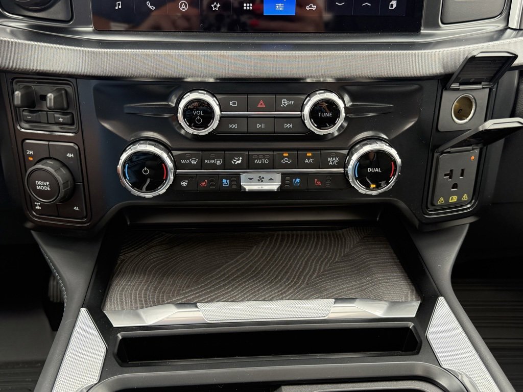 New 2025 Ford F350 Platinum w/ FX4 Off-Road Package image 29