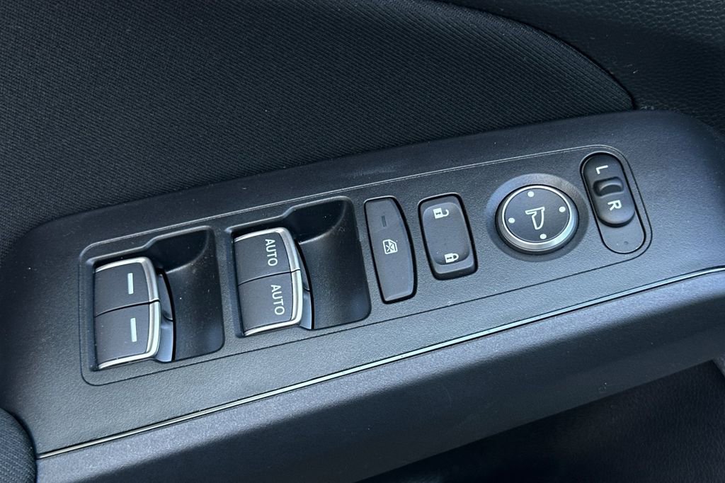 Used 2025 Honda Civic Sport image 12