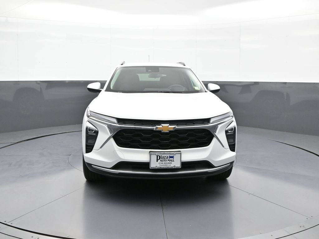 Used 2025 Chevrolet Trax LT w/ LT Convenience Package FWD image 2