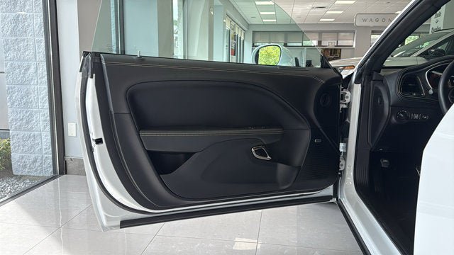 Used 2020 Dodge Challenger SRT Hellcat Redeye RWD image 9
