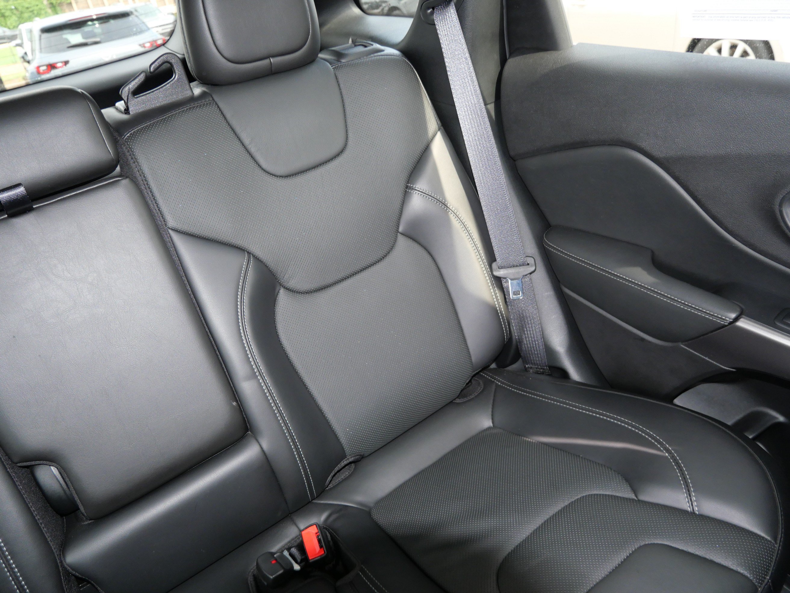 Used 2020 Jeep Cherokee Limited AWD/4WD image 14