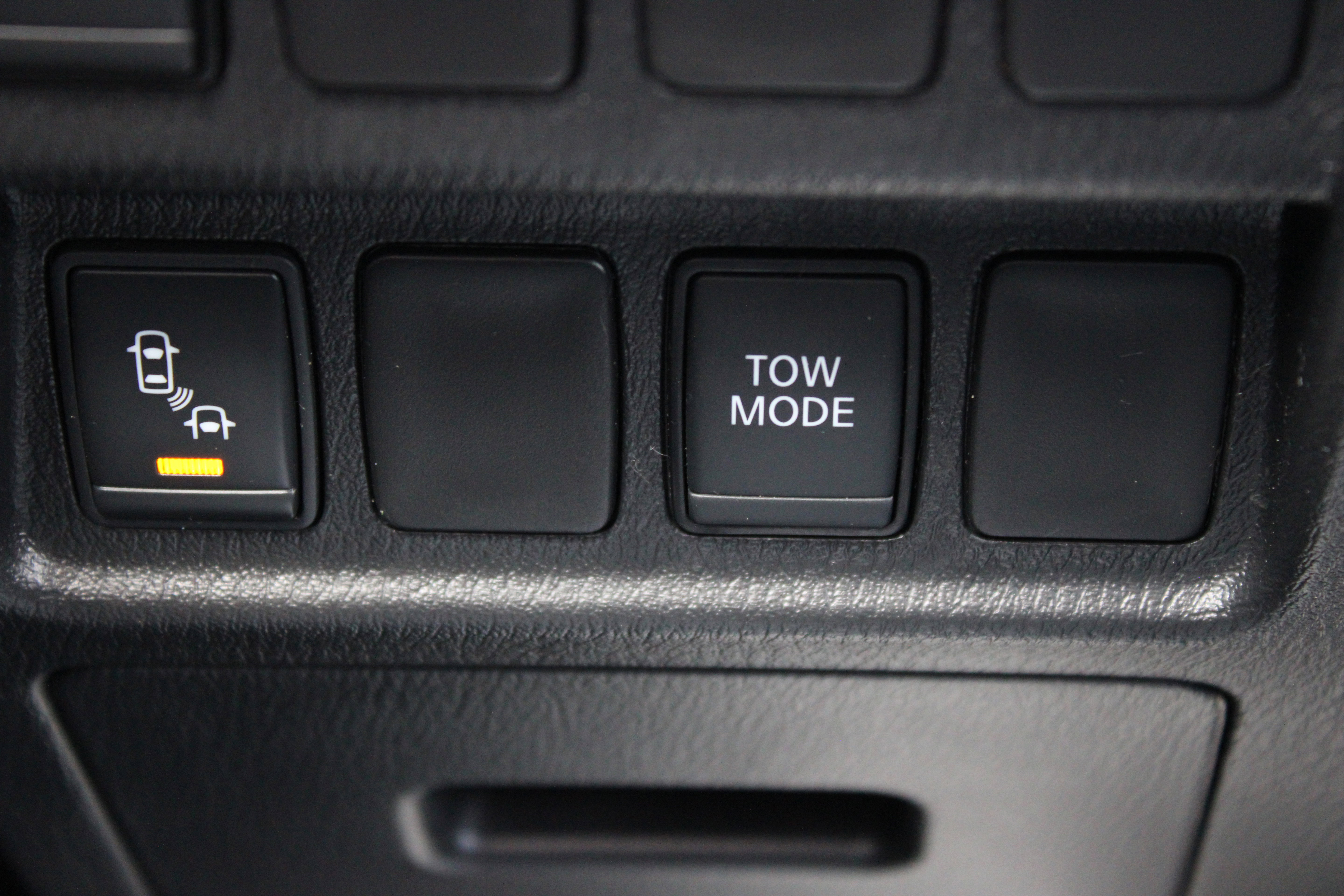 Used 2020 Nissan Pathfinder SV AWD/4WD image 32