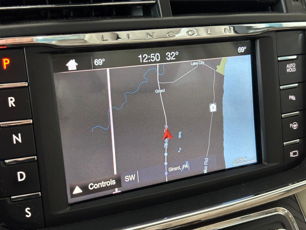 Used 2017 Lincoln Continental Select w/ Technology Package image 24