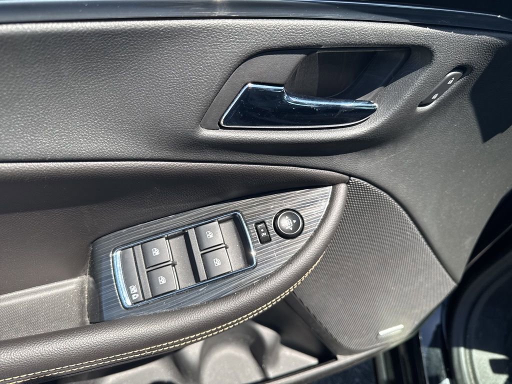 Used 2019 Chevrolet Impala Premier w/ Premier Convenience Package FWD image 21