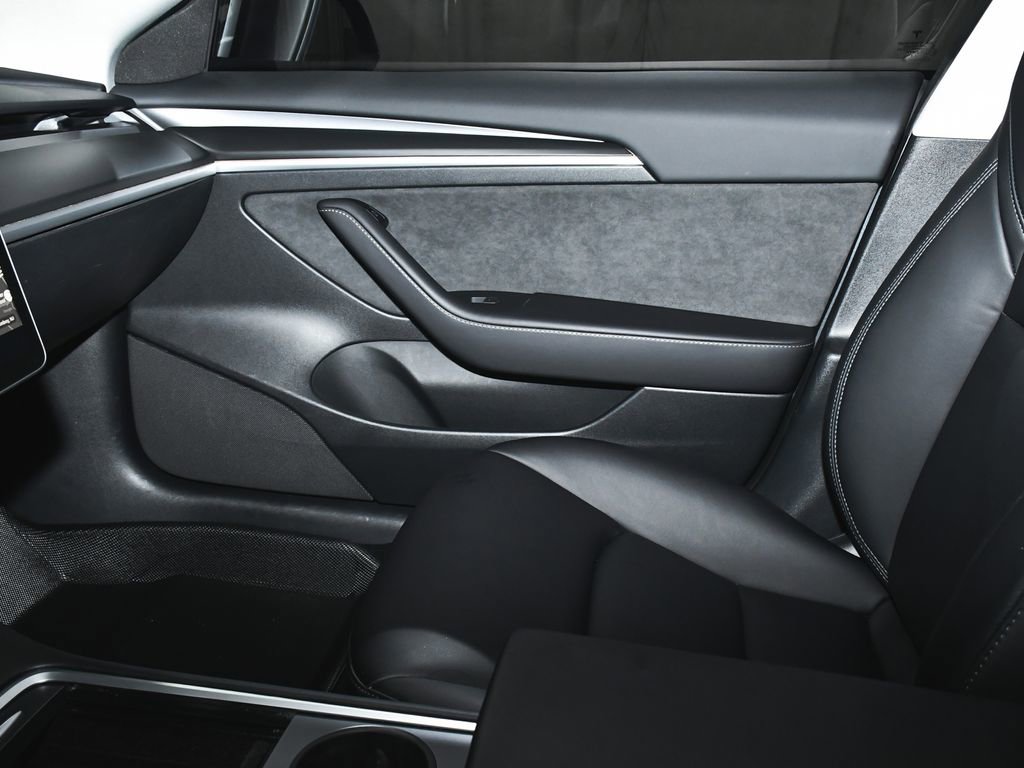 Used 2023 Tesla Model 3 Standard Range image 36