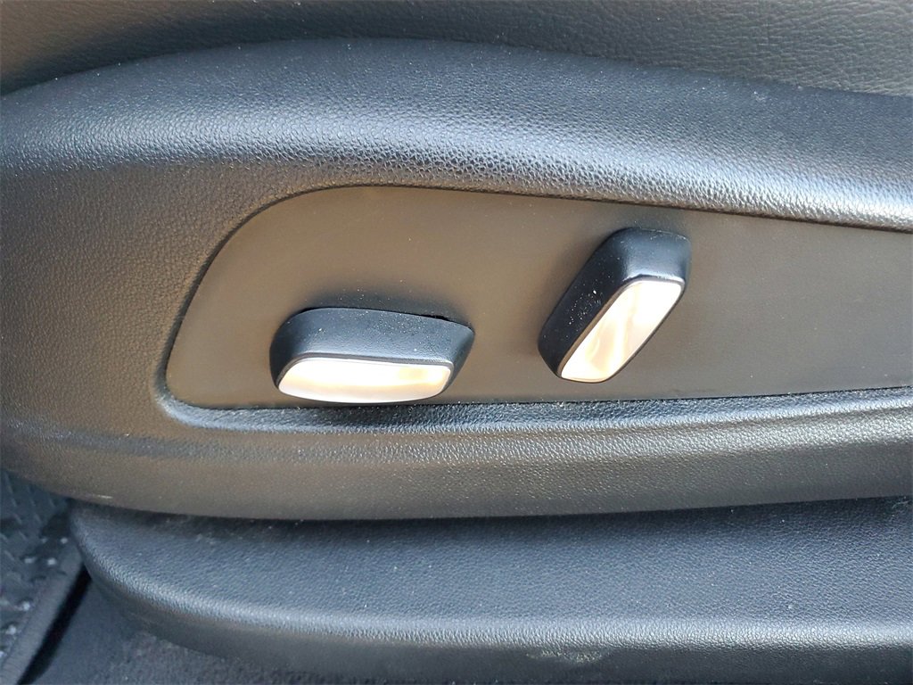 Used 2023 Cadillac XT5 Luxury image 23