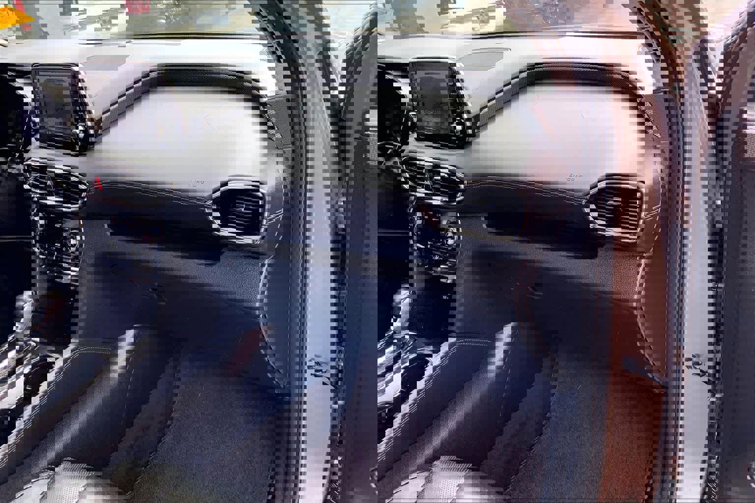 Used 2019 Hyundai Santa Fe FWD image 17