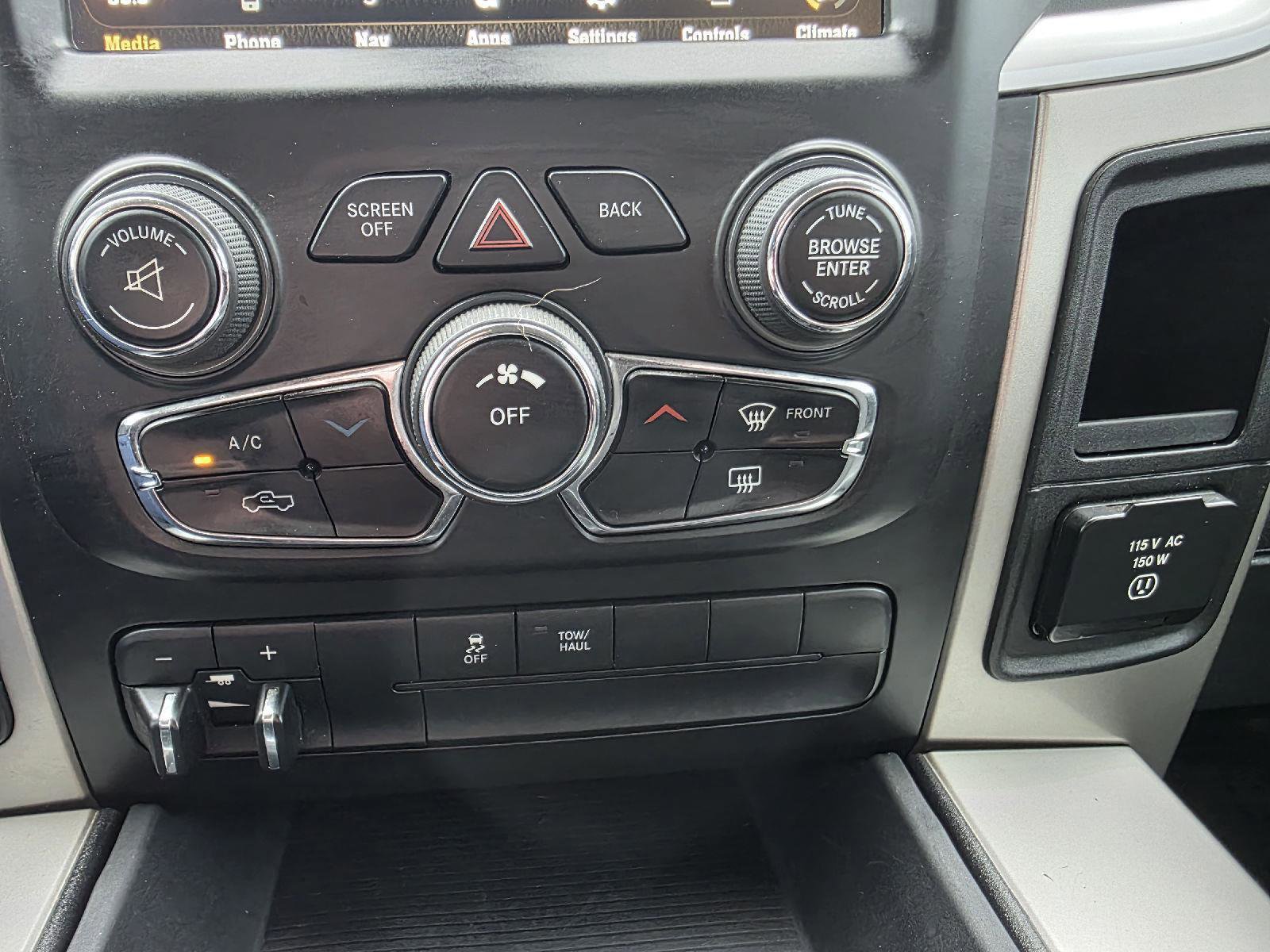 Used 2018 RAM 1500 SLT image 21