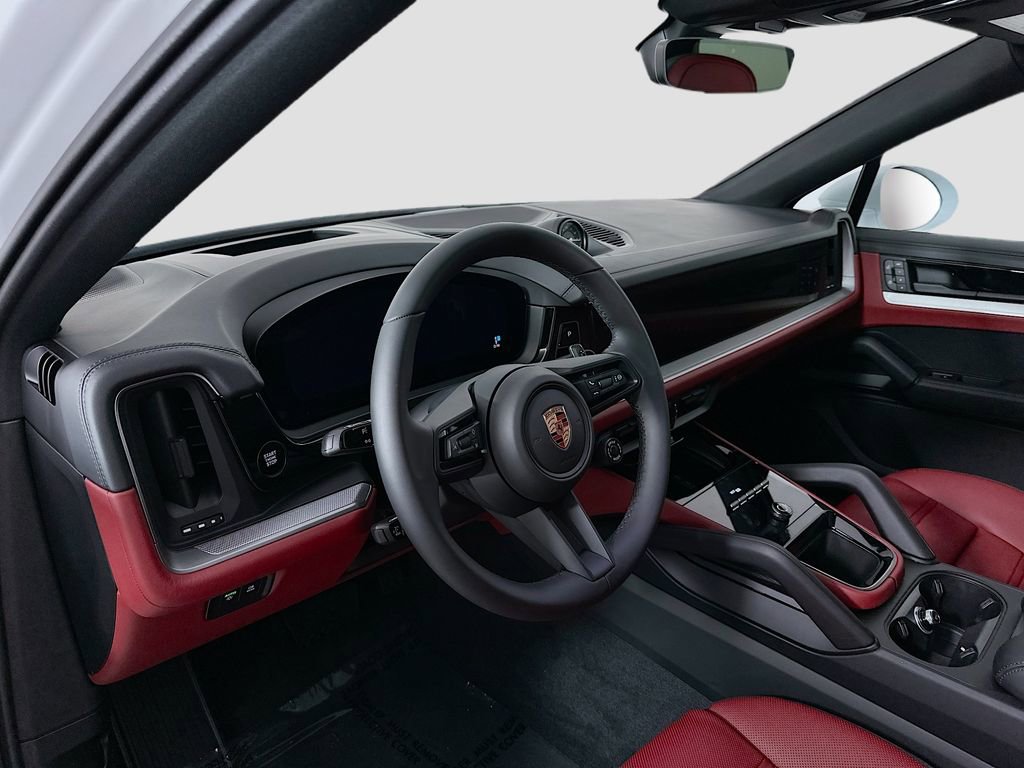 Used 2026 Porsche Cayenne Coupe image 4