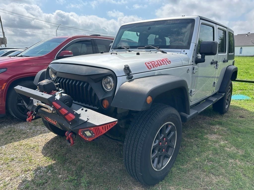 Used 2010 Jeep Wrangler Unlimited Sport AWD/4WD image 2