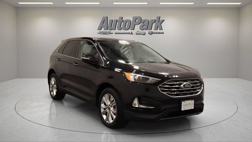 Used 2022 Ford Edge Titanium AWD/4WD image 2