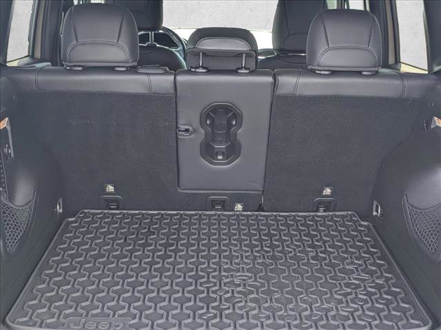 Used 2017 Jeep Renegade Trailhawk AWD/4WD image 6