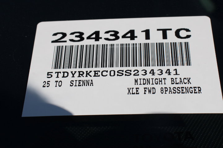 Certified 2025 Toyota Sienna XLE image 31
