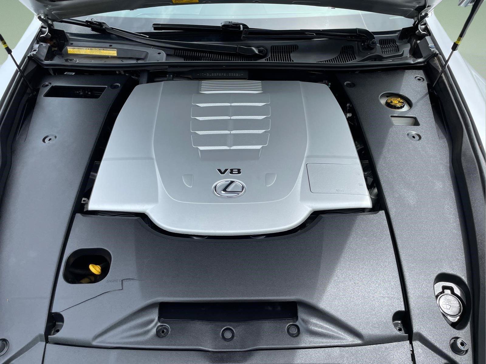 Used 2015 Lexus LS 460 w/ Comfort Package RWD image 30