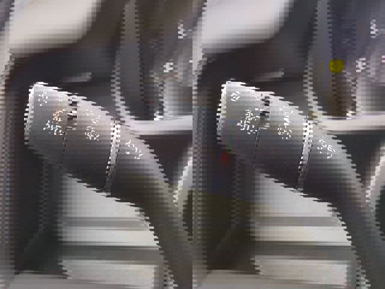 Certified 2023 Land Rover Defender 110 X-Dynamic SE image 28