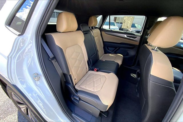 Used 2024 Volkswagen Atlas Cross Sport SE AWD/4WD image 25