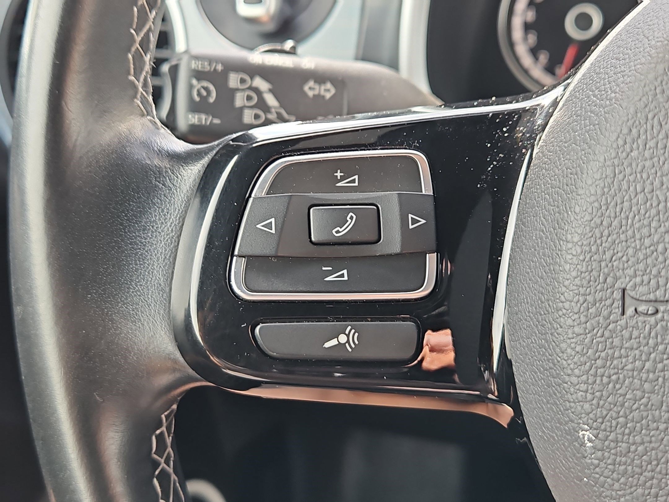 Used 2016 Volkswagen Beetle 1.8T Denim image 16