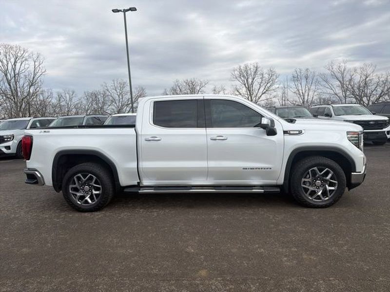 Used 2023 GMC Sierra 1500 SLT w/ SLT Premium Package AWD/4WD image 5
