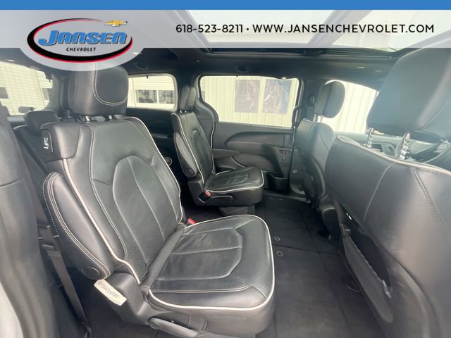 Used 2025 Chrysler Pacifica Limited FWD image 27