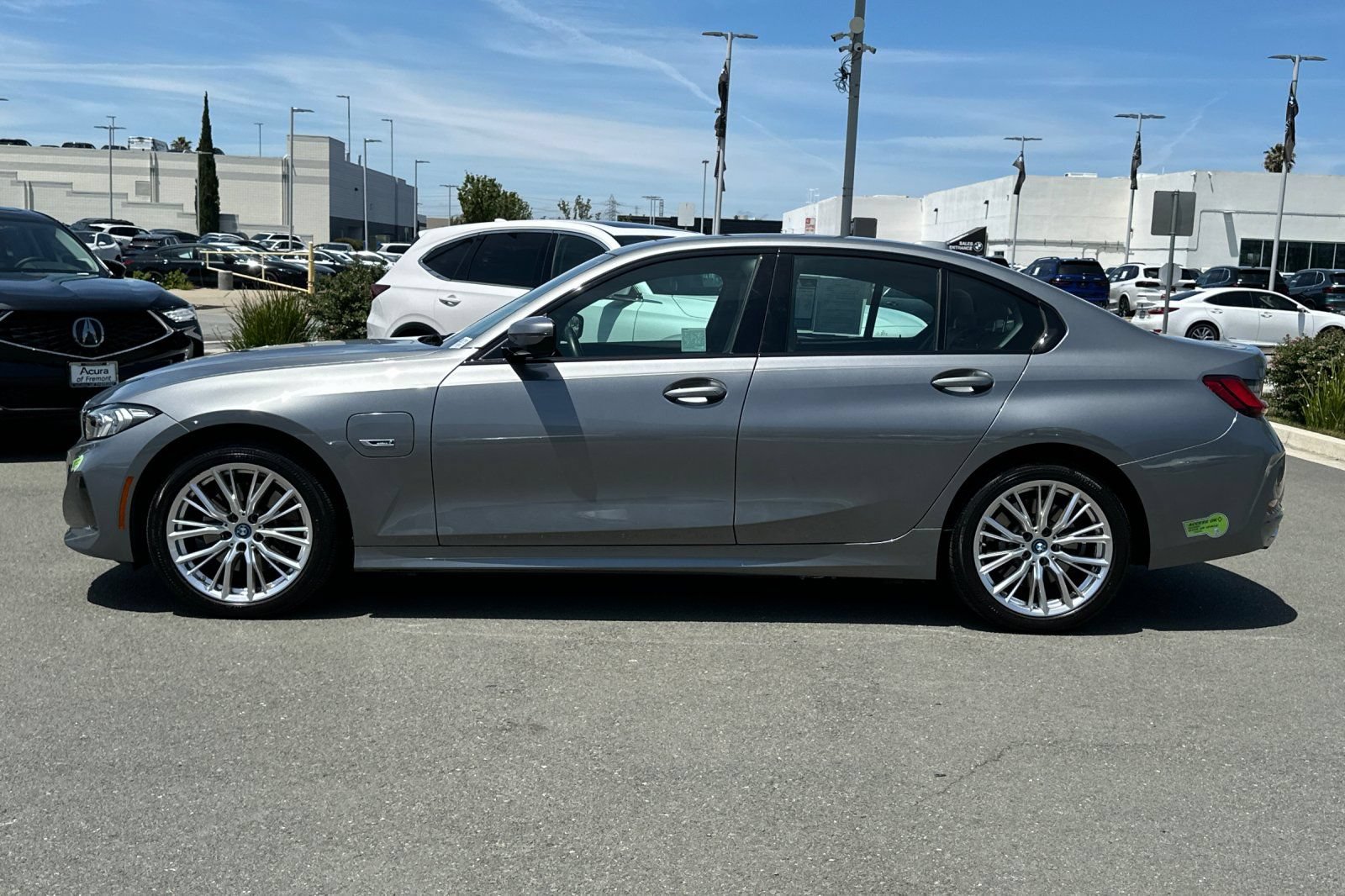Used 2023 BMW 330e xDrive w/ Driving Assistance Package AWD/4WD image 7