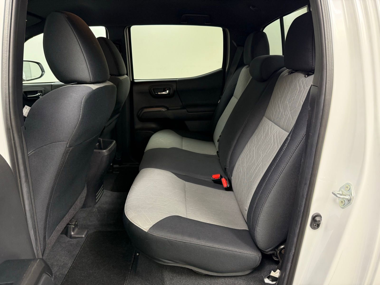 Used 2022 Toyota Tacoma TRD Off-Road image 19