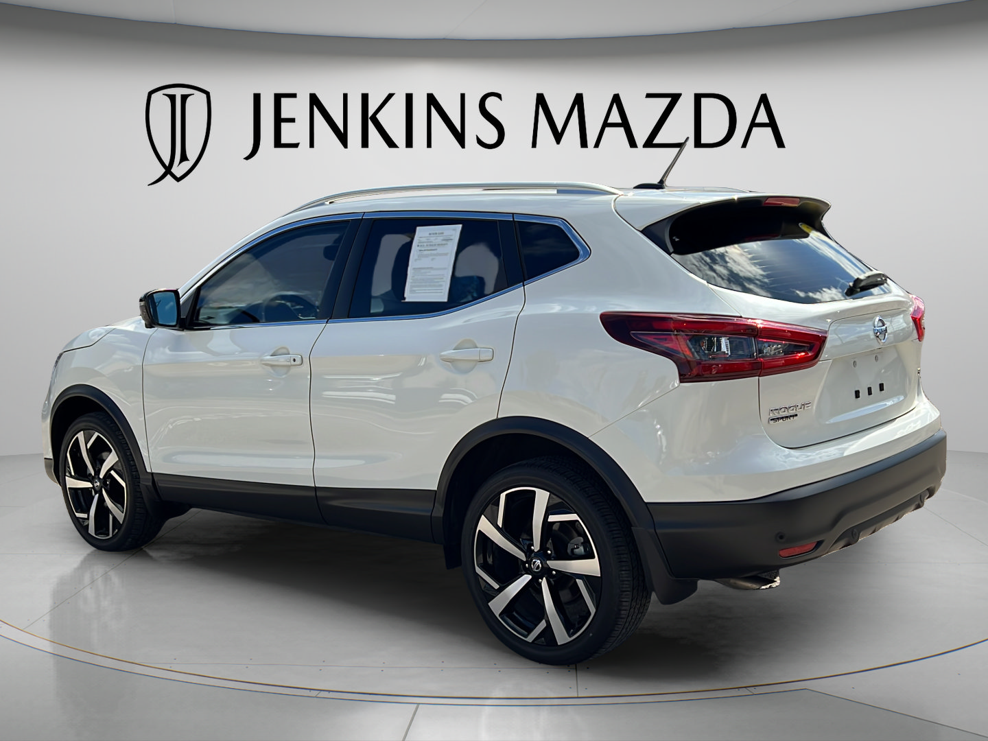 Used 2021 Nissan Rogue Sport SL w/ Premium Package FWD image 5