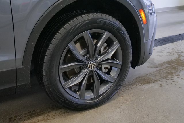 Used 2022 Volkswagen Tiguan SE image 8