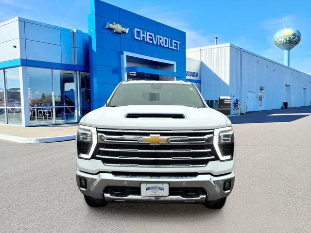 Used 2025 Chevrolet Silverado 3500 LTZ w/ LTZ Premium Package AWD/4WD image 9