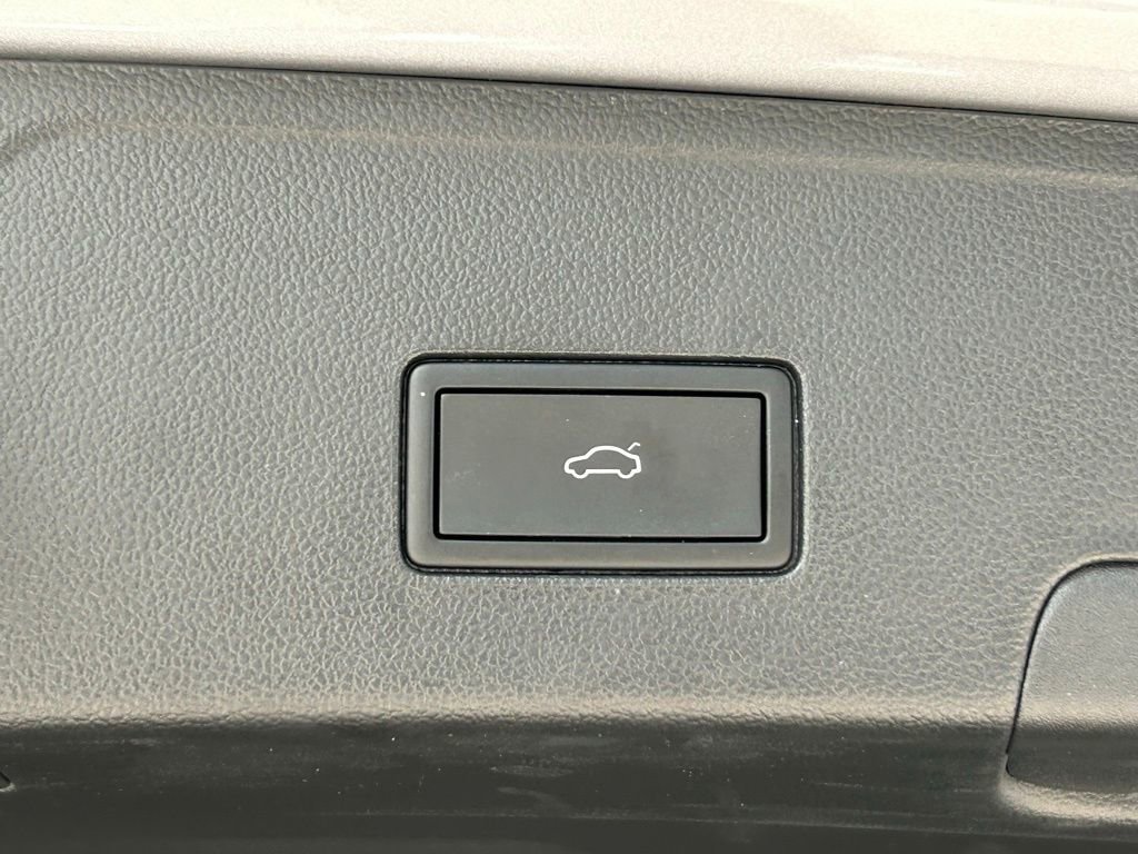 Used 2024 Volkswagen Atlas Cross Sport SEL Premium R-Line image 54