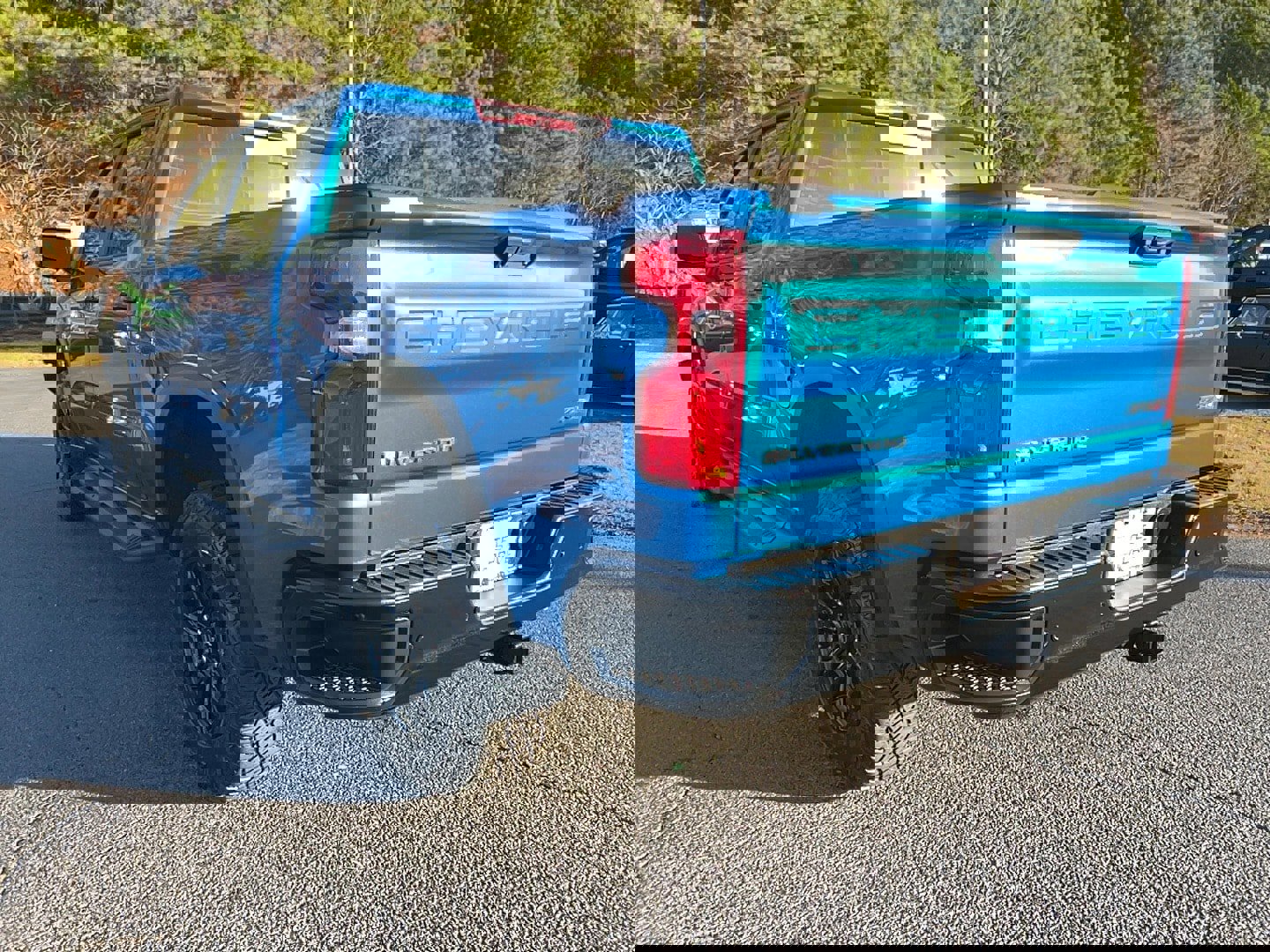 Used 2022 Chevrolet Silverado 1500 ZR2 image 5