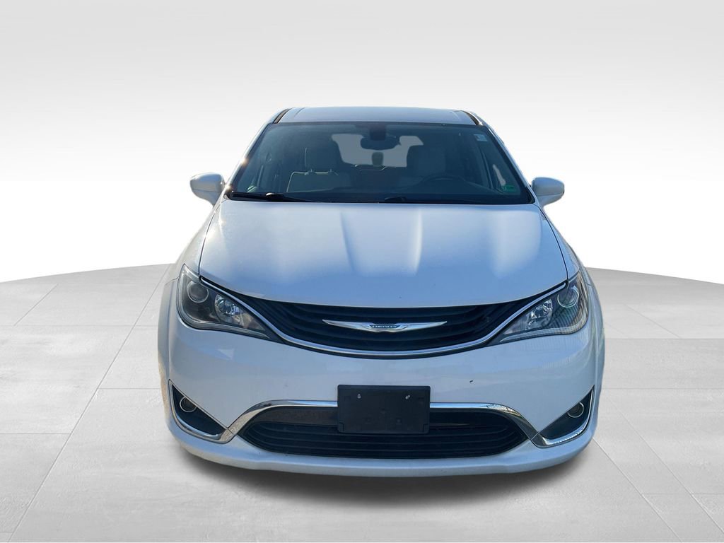 Used 2018 Chrysler Pacifica Touring Plus FWD image 3