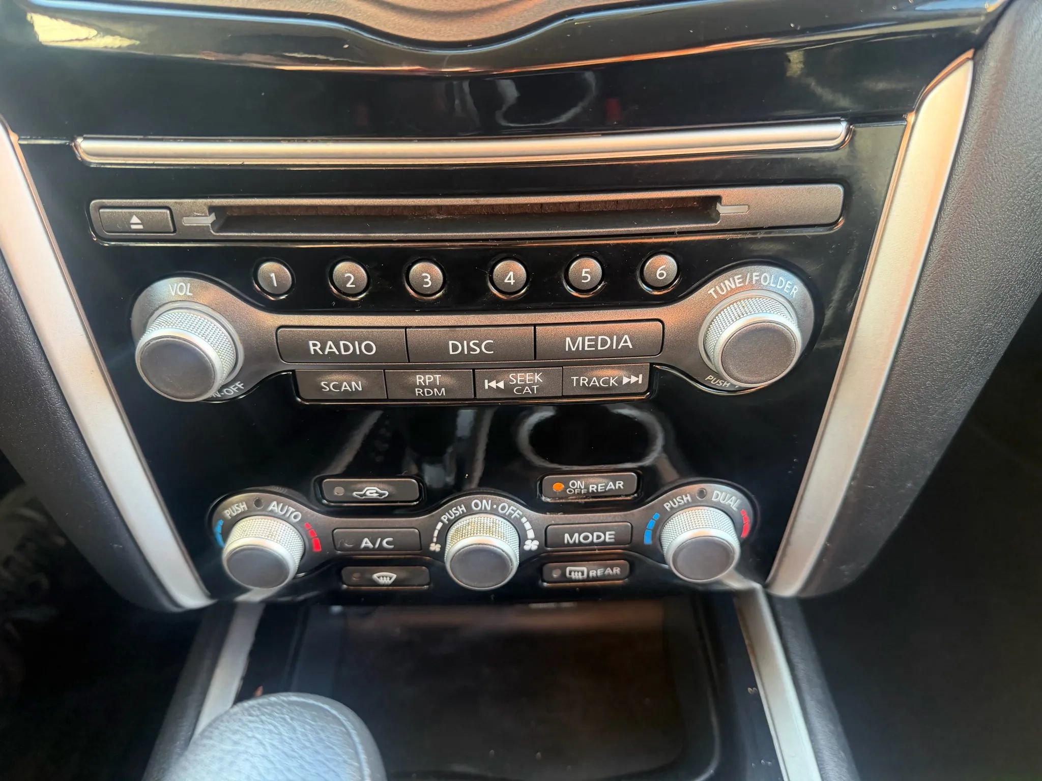 Used 2018 Nissan Pathfinder S image 20